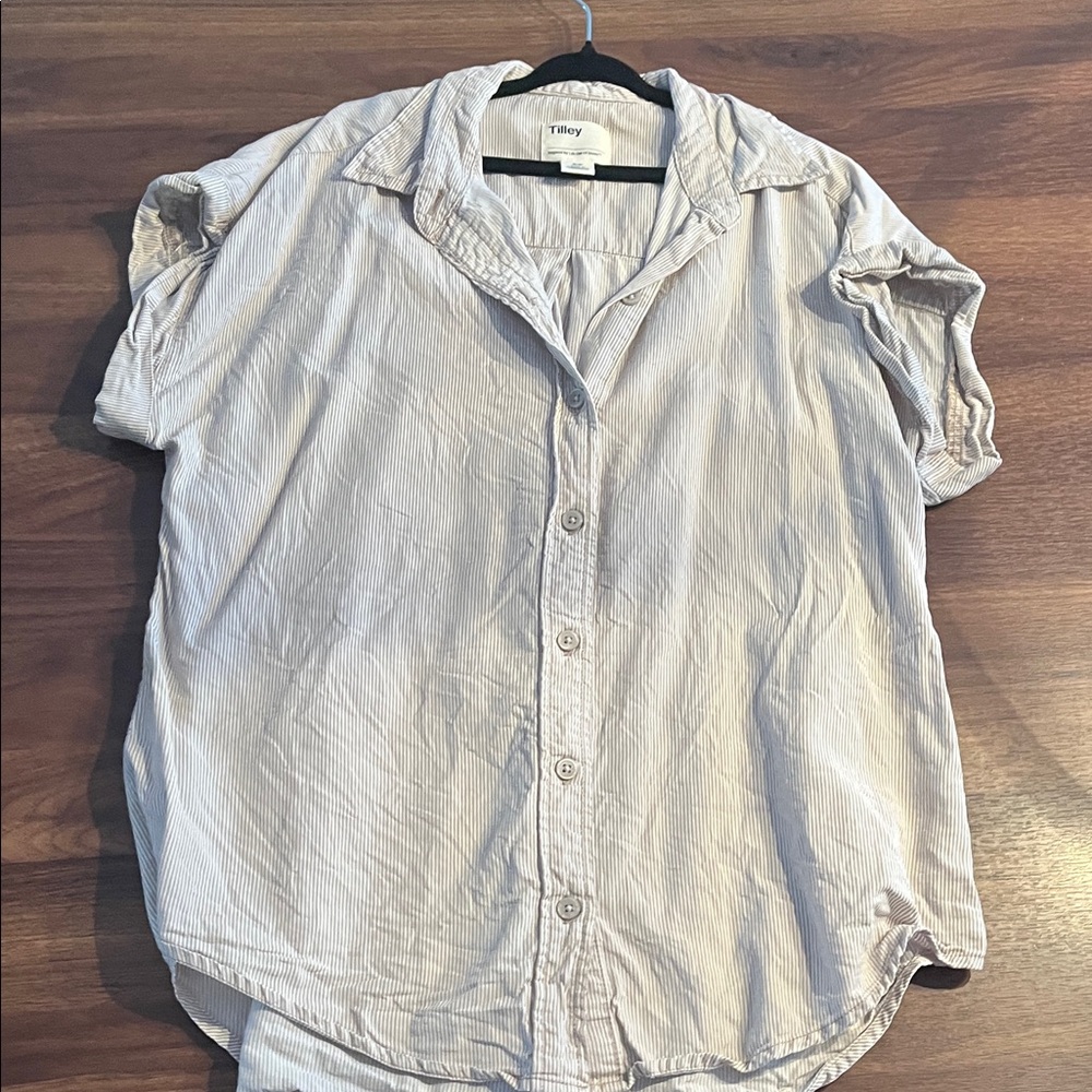 Tilley striped beige and white short sleeve blouse